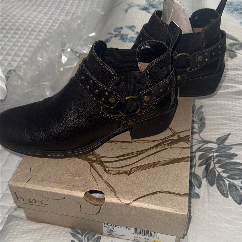 Born BOC Claudette Black Leather  Studded Ankle Boots US 8.5 EUR 40 in box